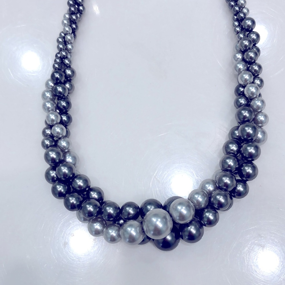 4/$25 Pearl Necklace - Picture 2 of 3